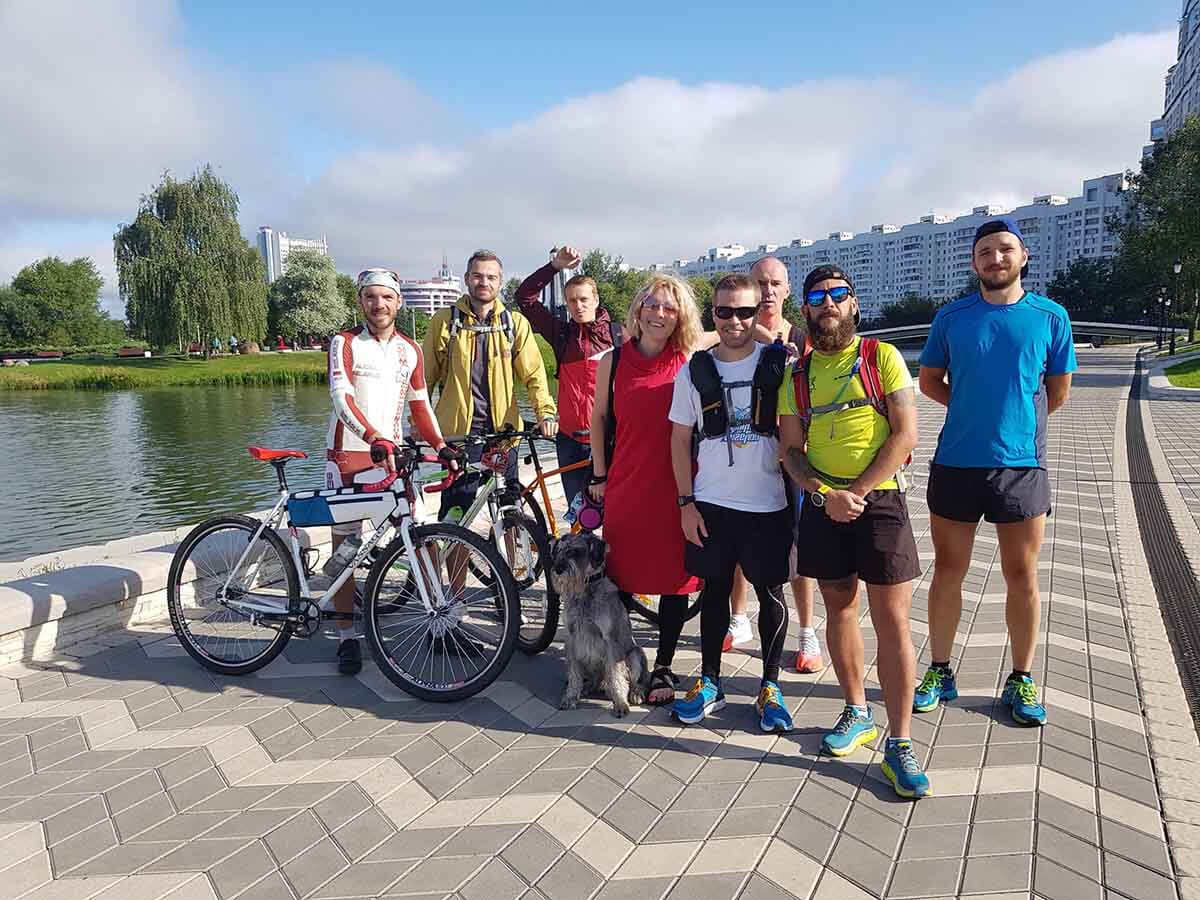 HOKA fan Jared with friends he met along the route